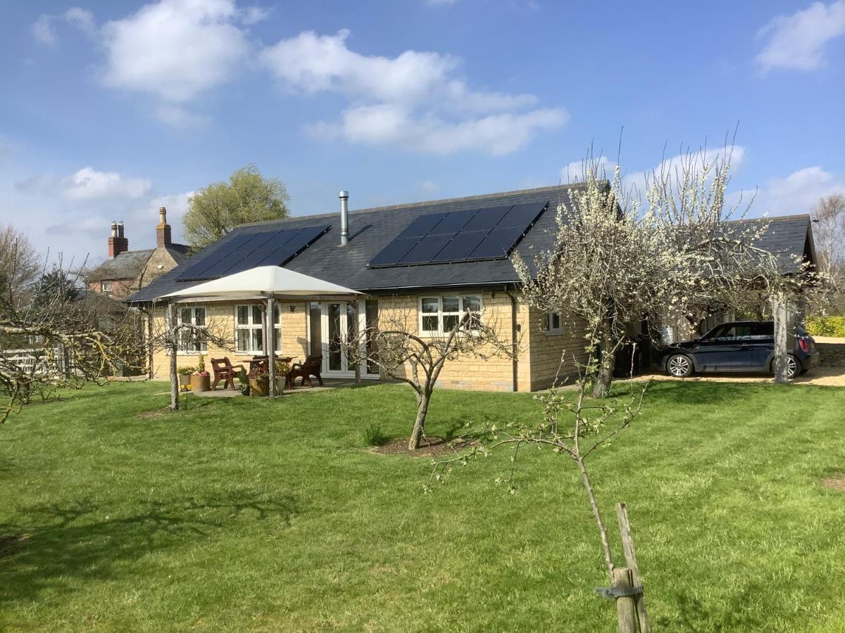 Orchard Cottage, Clematis Cottages, Stamford. Accessible Luxury Home. 외부 사진