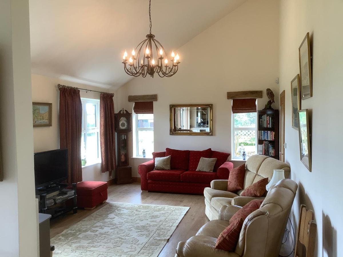 Orchard Cottage, Clematis Cottages, Stamford. Accessible Luxury Home. 외부 사진